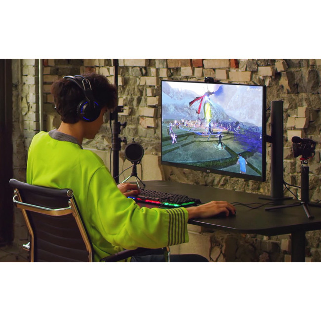 LG UltraFine Ergo 32UN880K-B.AEK 31.5" 4K Ultra HD 60Hz IPS HDMI Height Adjustable Monitor