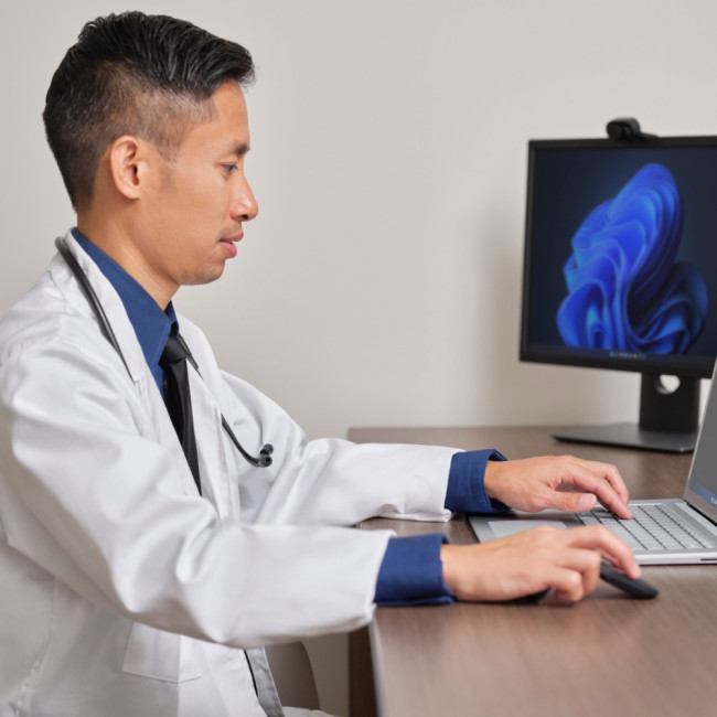 Refurbished Microsoft Surface 4 Intel Core i7 11th Gen 8GB RAM 512GB SSD 15" Touchscreen Windows 11 Pro Laptop