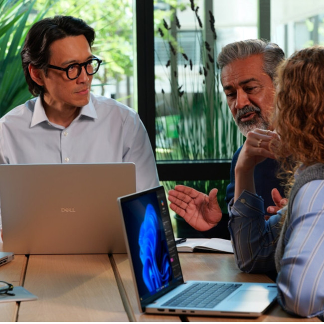 DELL DC15250 Intel Core i5-1334U 8GB RAM 512GB SSD 15.6" Full HD Windows 11 Pro Business Laptop