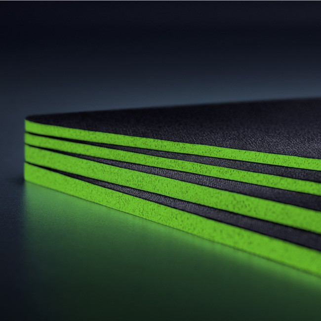 Razer Gigantus V2 Soft Gaming Mouse Mat for Speed and Control 3XL - Black