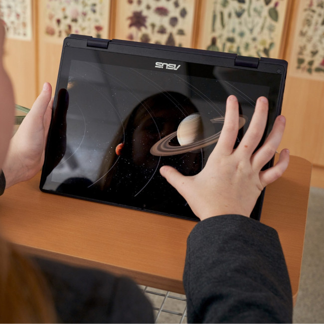 ASUS ChromeBook CZ11 Flip CZ1104FM2A-NS0144 MediaTek 520 8GB RAM 64GB SSD 11.6" Touchscreen ChromeOS 2-in-1 Laptop