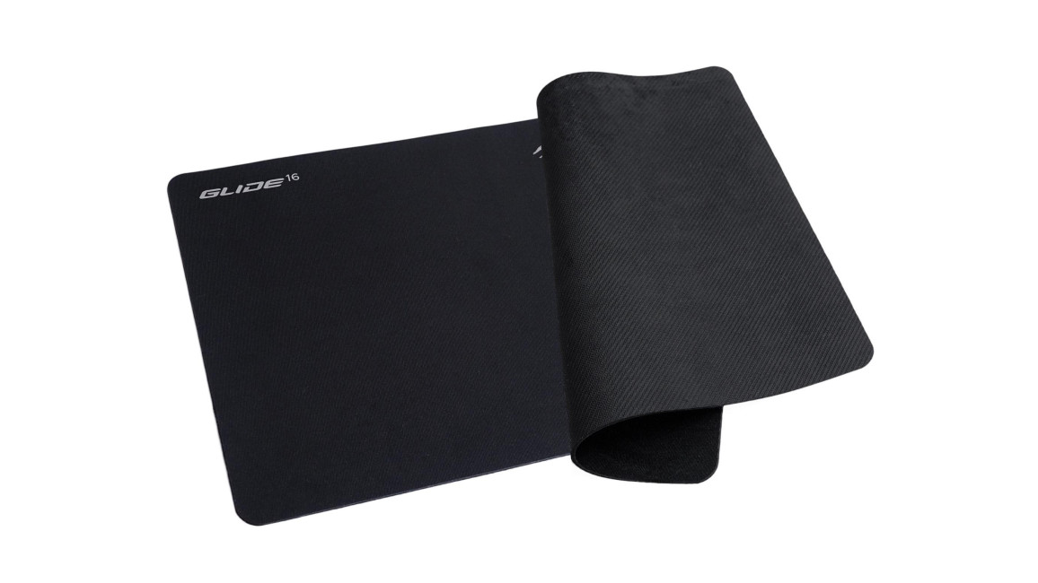 Mad Catz G.L.I.D.E. 16 Gaming Surface Mouse Pad - Medium - Surface: Smooth Black