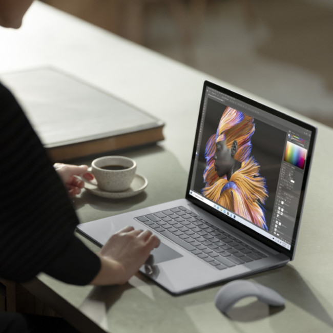 Refurbished Microsoft Surface 4 Intel Core i7 11th Gen 8GB RAM 512GB SSD 15" Touchscreen Windows 11 Pro Laptop