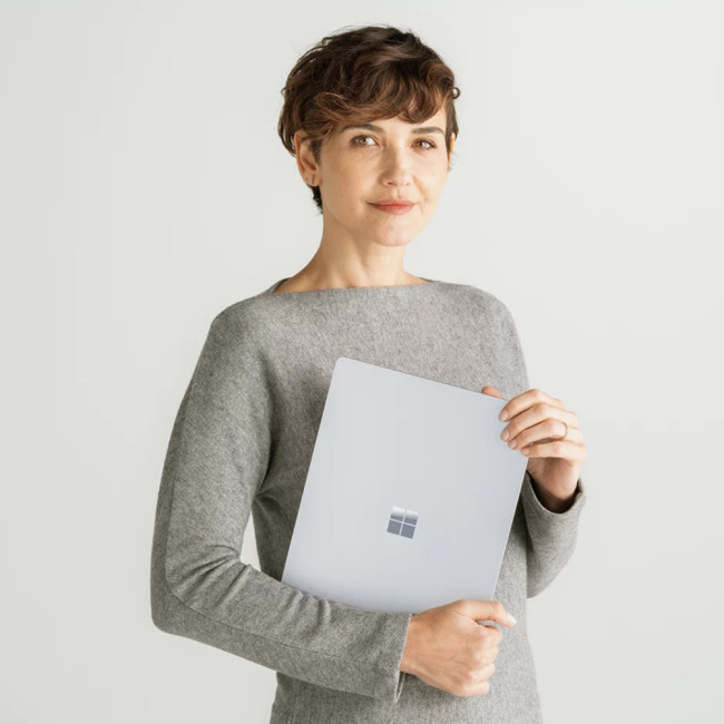 Microsoft Surface 6 Intel Core Ultra 5 135H 16GB RAM 256GB SSD 13.5" Touchscreen Windows 11 Pro Laptop