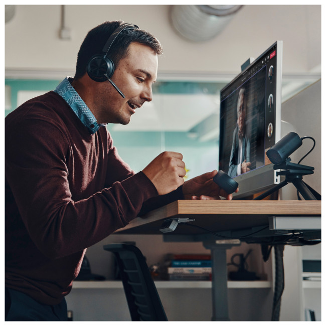 Poly Voyager Focus 2 Stereo Microsoft Teams Certified USB-C USB-A Wireless Headset