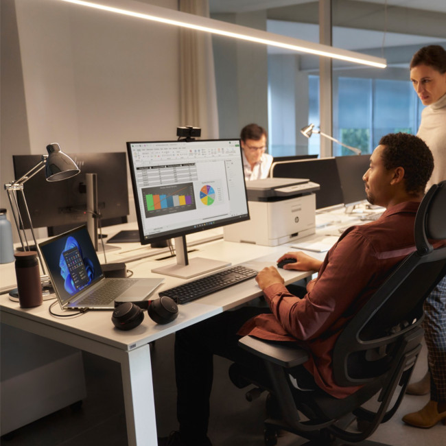 HP EliteBook 6 G1i AD4M2ET Notebook AI Intel Core Ultra 5 225U 16GB RAM 512GB SSD 13.3" WUXGA Windows 11 Pro Laptop