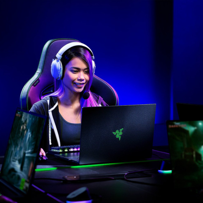 Razer Blackshark V2 Pro Wireless Esports Gaming Headset - White