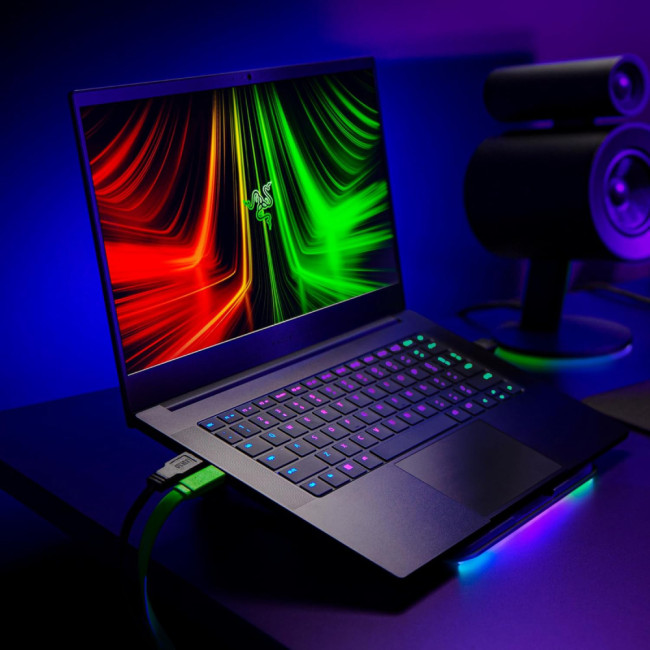 Razer Blade 14 RZ09-05306WS4-R3W1 (2025) AMD Ryzen AI 9 365 64GB RAM 2TB SSD RTX 5070 14" QHD+ 120Hz OLED Windows 11 Home Gaming Laptop