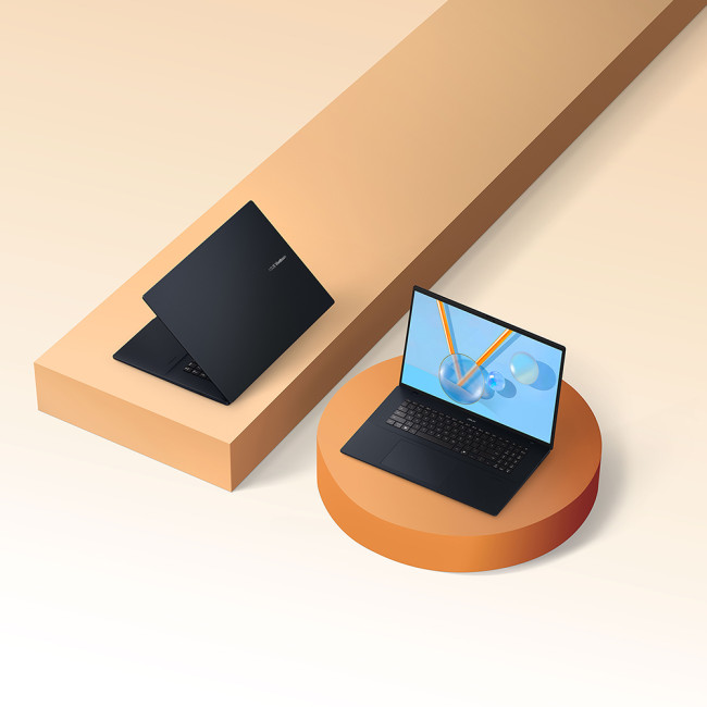 Refurbished ASUS VivoBook M1807HA AMD Ryzen 7 260 16GB RAM 1TB SSD 18" Windows 11 Home Laptop