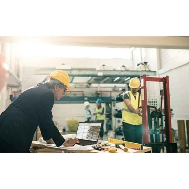 Lenovo ThinkPad P14s Gen 5 AMD Ryzen 7 PRO 8840HS 32GB RAM 1TB SSD 14" Windows 11 Pro Laptop