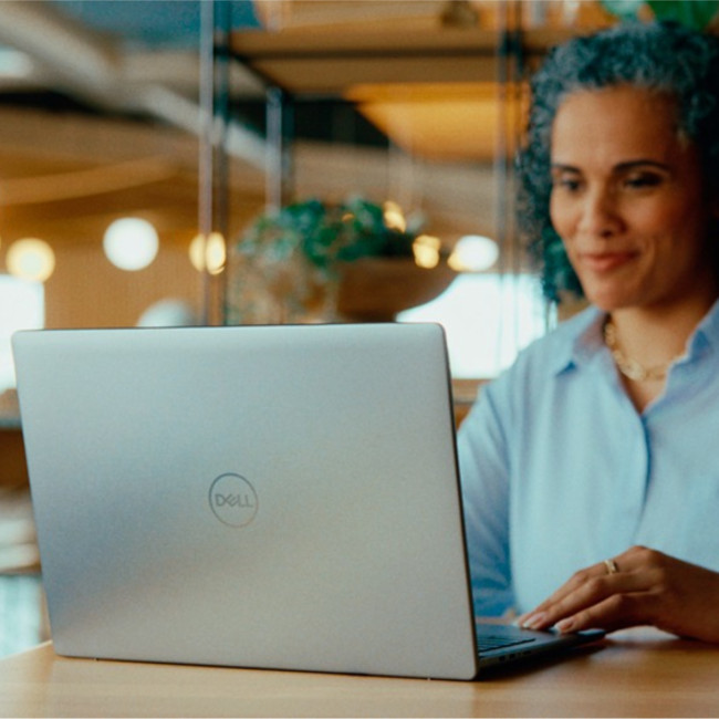 Dell Latitude 5455 Qualcomm Snapdragon X1P-42-100 16GB RAM 512GB SSD 14" Windows 11 Pro CoPilot+ Laptop